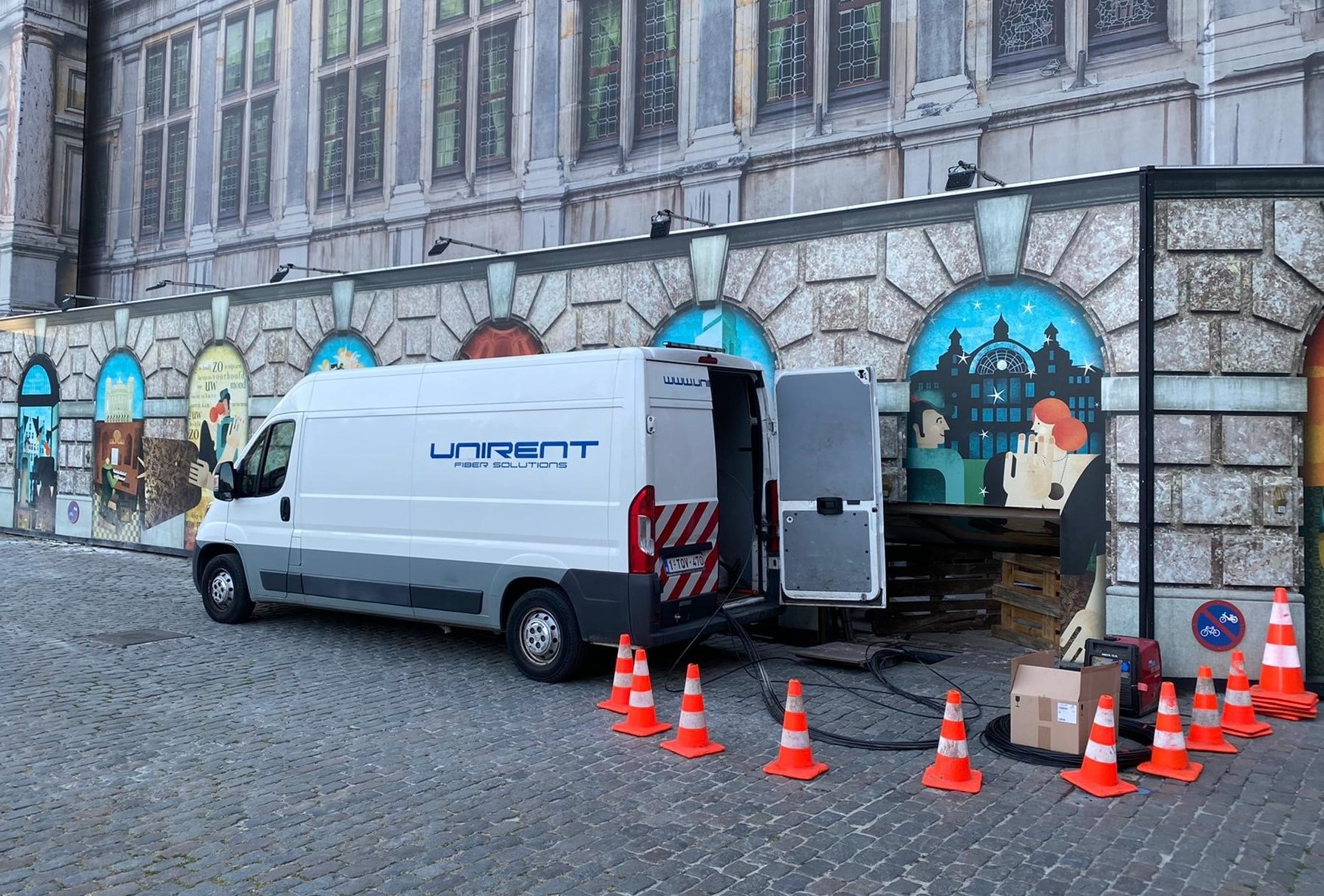 Unirent; Fiber; glasvezel; aannemer; Zele